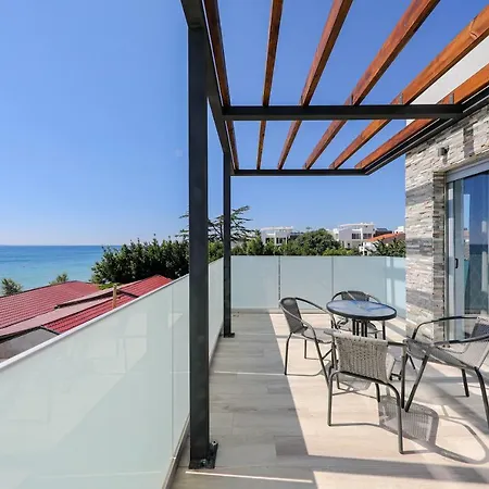 Sandy Beach Apartman *