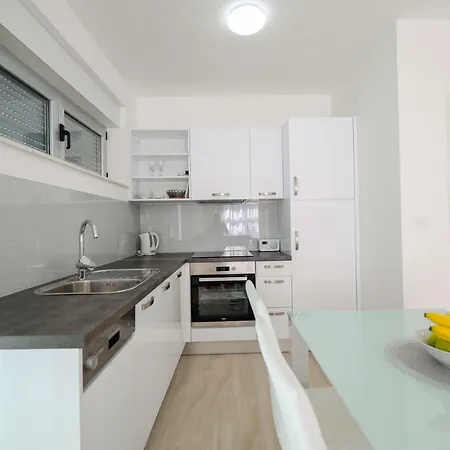 Sandy Beach Apartman *