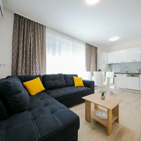 Sandy Beach Apartman *