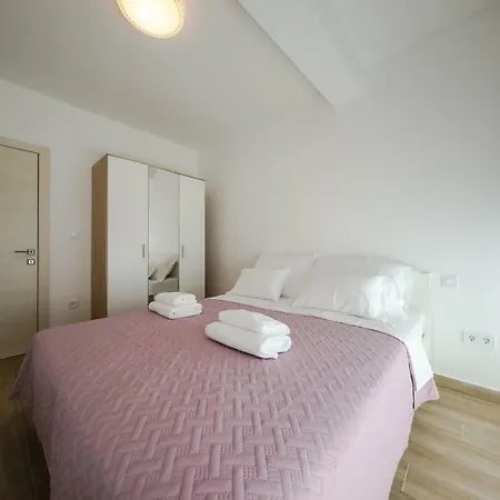 Sandy Beach Apartman *