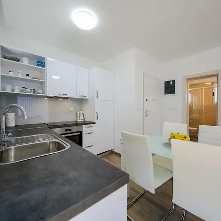 Sandy Beach Apartman